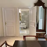 B16 Gellert شقة بودابست