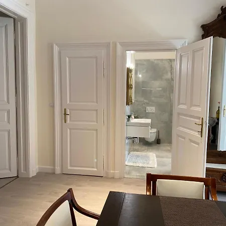 Apartment B16 Gellert