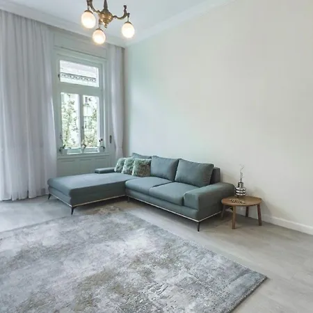 B16 Gellert Apartment