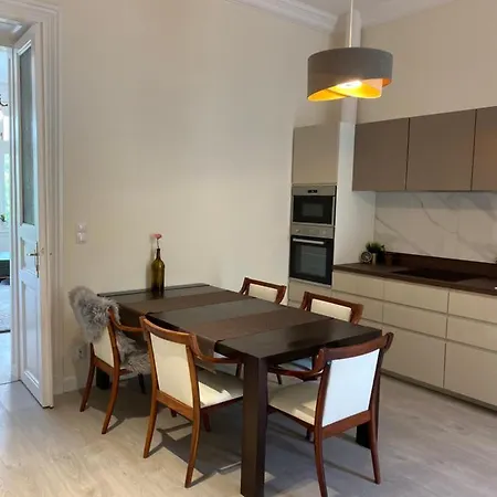 B16 Gellert Apartamento *